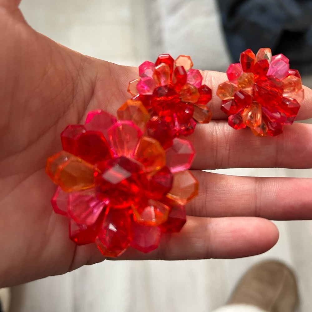 4/$100 Vibrant Red and Orange Floral brooch with matching Earrings